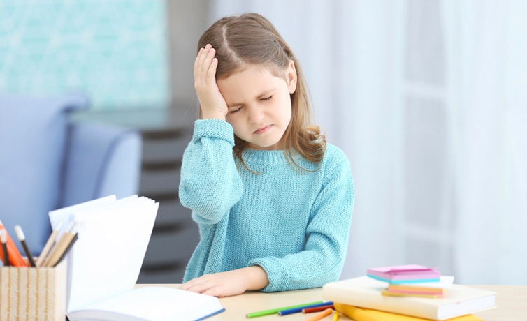 Çocuklarda baş ağrısı neden olur? Migren kapınızı çalıyor olabilir mi?