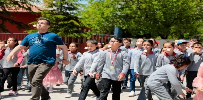 Nevşehir’de gönüllüler köylerdeki çocuklar için harekete geçti
