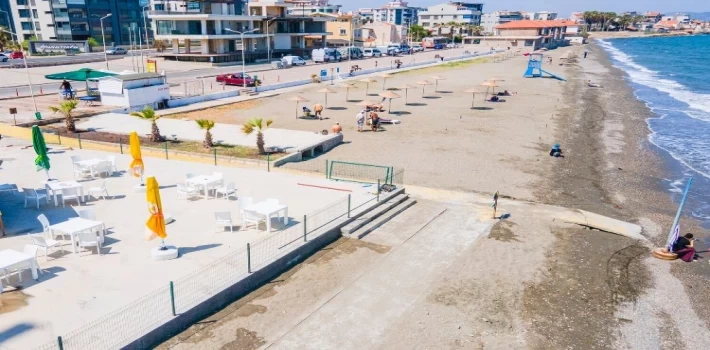 İzmir Güzelbahçe plajları ziyaretçilerini bekliyor