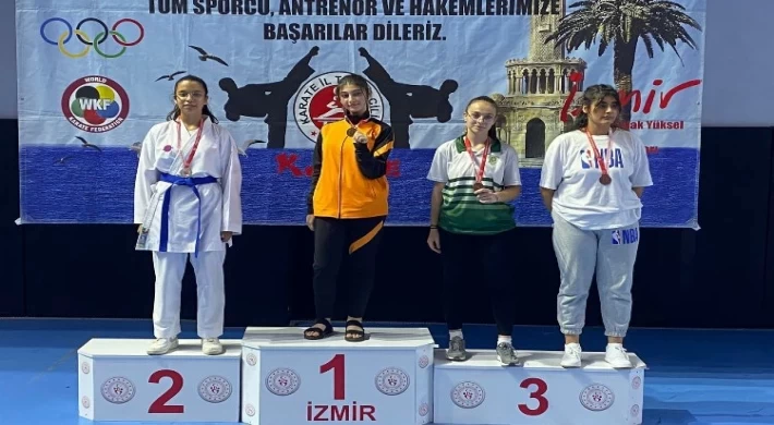 Manisalı karateciler İzmir’den madalyayla döndüler