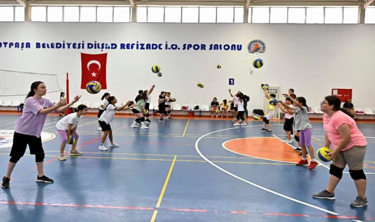 Antalya Muratpaşa’da sportmenliği de öğreniyorlar